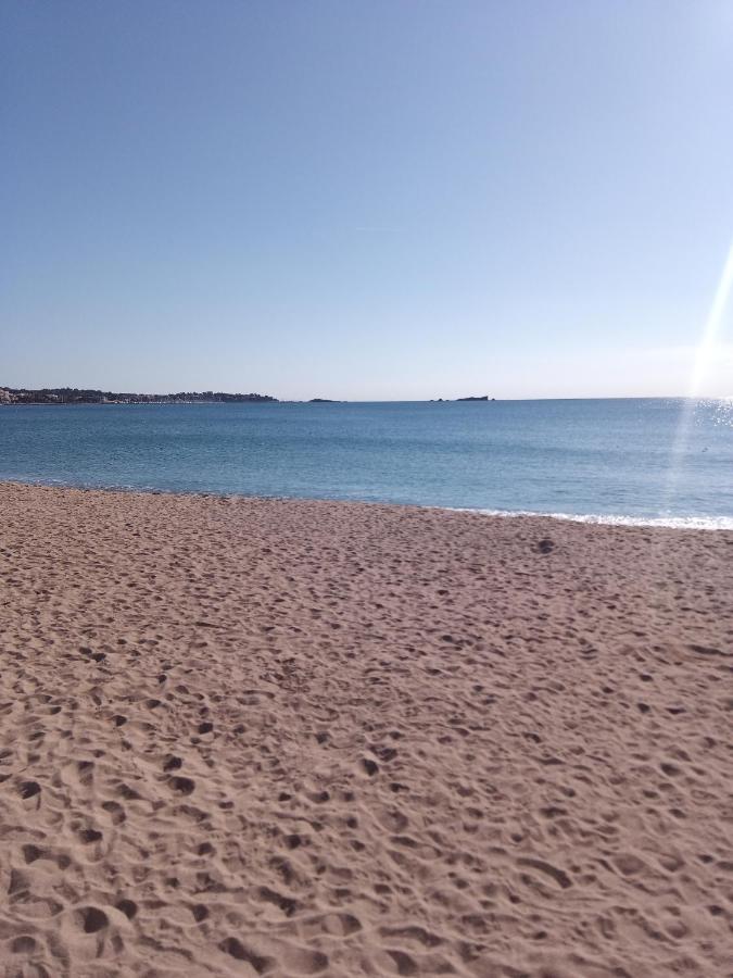 Frejus Plage, Appartement Entier , Piscine,Parking,Plage A 200M Luaran gambar